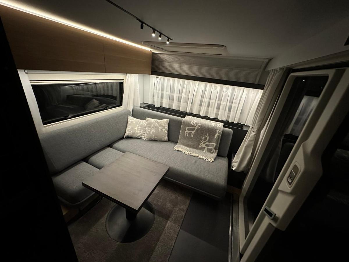 Santa'S Luxury Trailer Hotel โรวานิเอมิ ภายนอก รูปภาพ