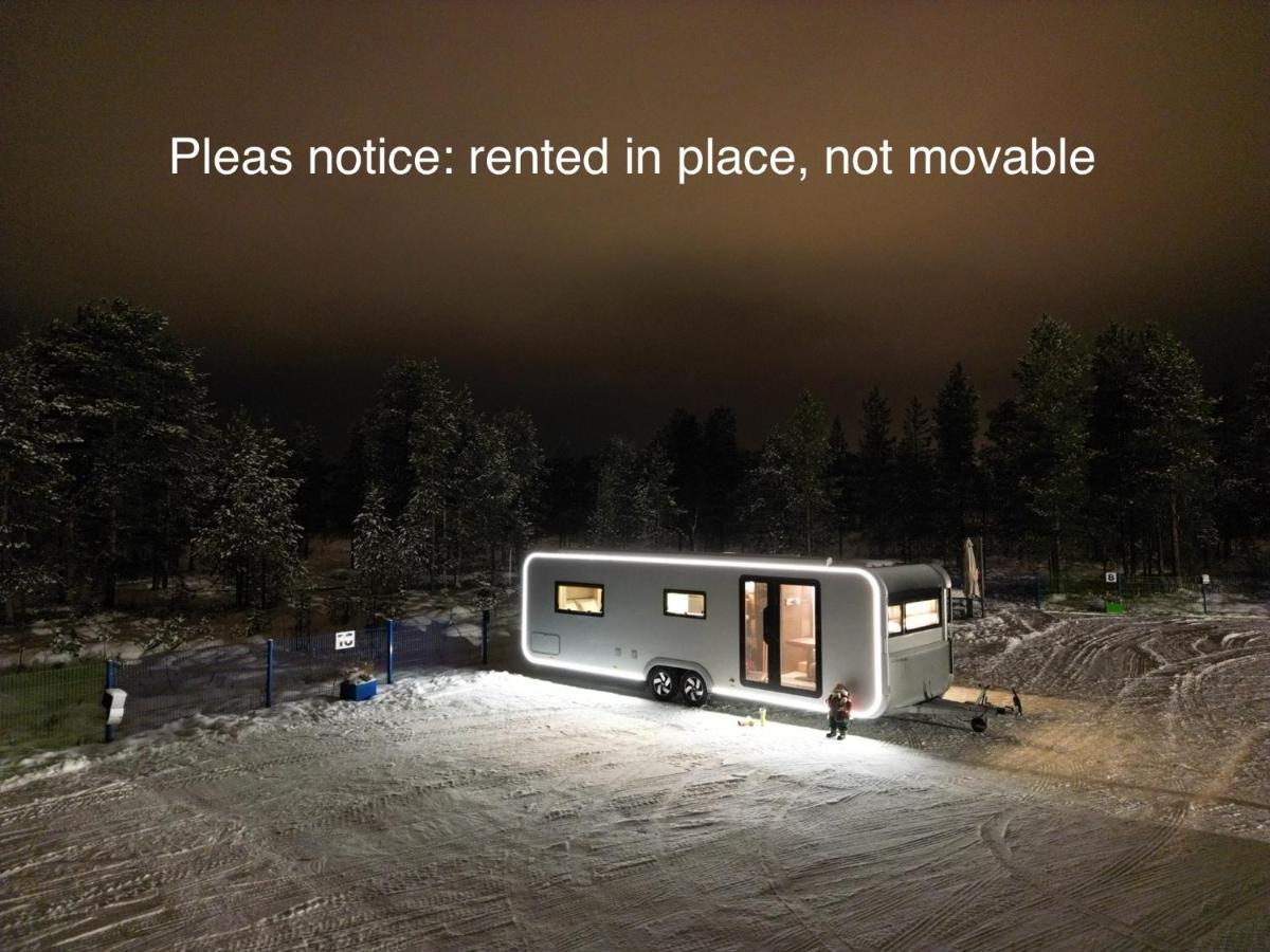 Santa'S Luxury Trailer Hotel โรวานิเอมิ ภายนอก รูปภาพ