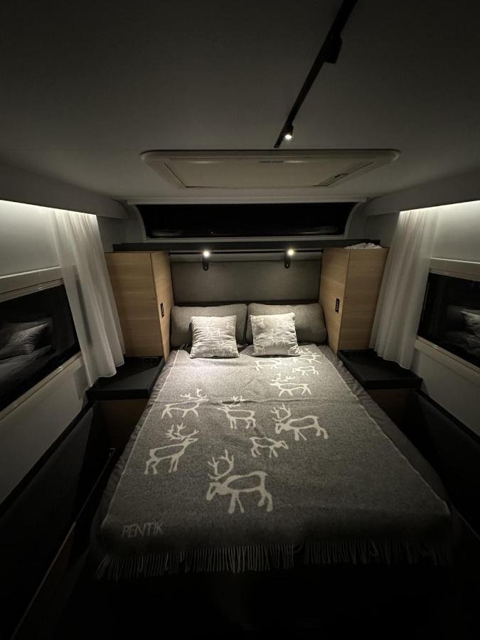 Santa'S Luxury Trailer Hotel โรวานิเอมิ ภายนอก รูปภาพ